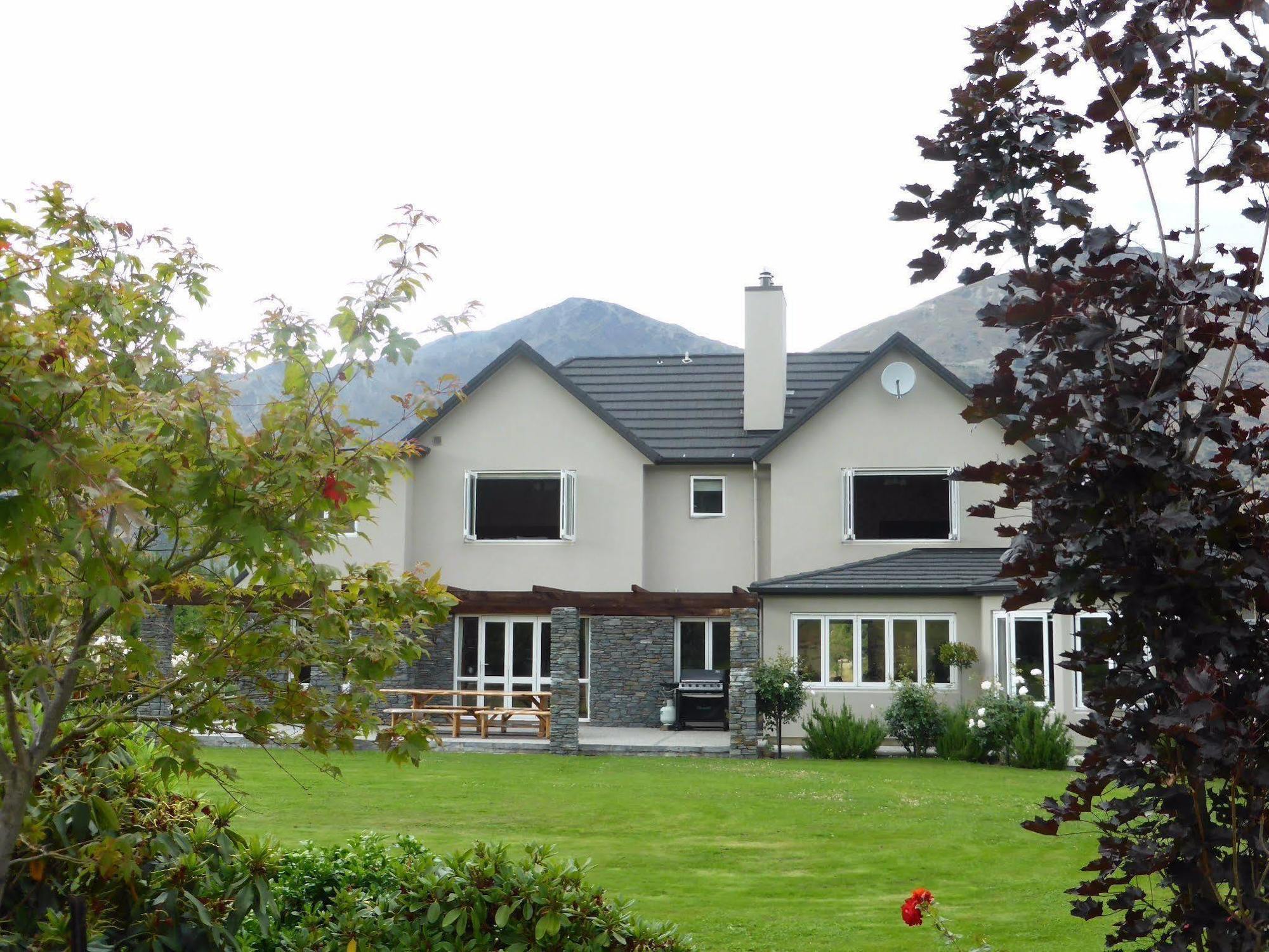 Queenstown Country Lodge Lake Hayes ภายนอก รูปภาพ