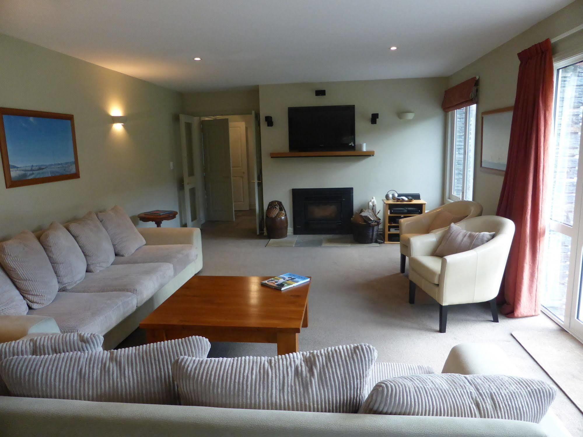 Queenstown Country Lodge Lake Hayes ภายนอก รูปภาพ