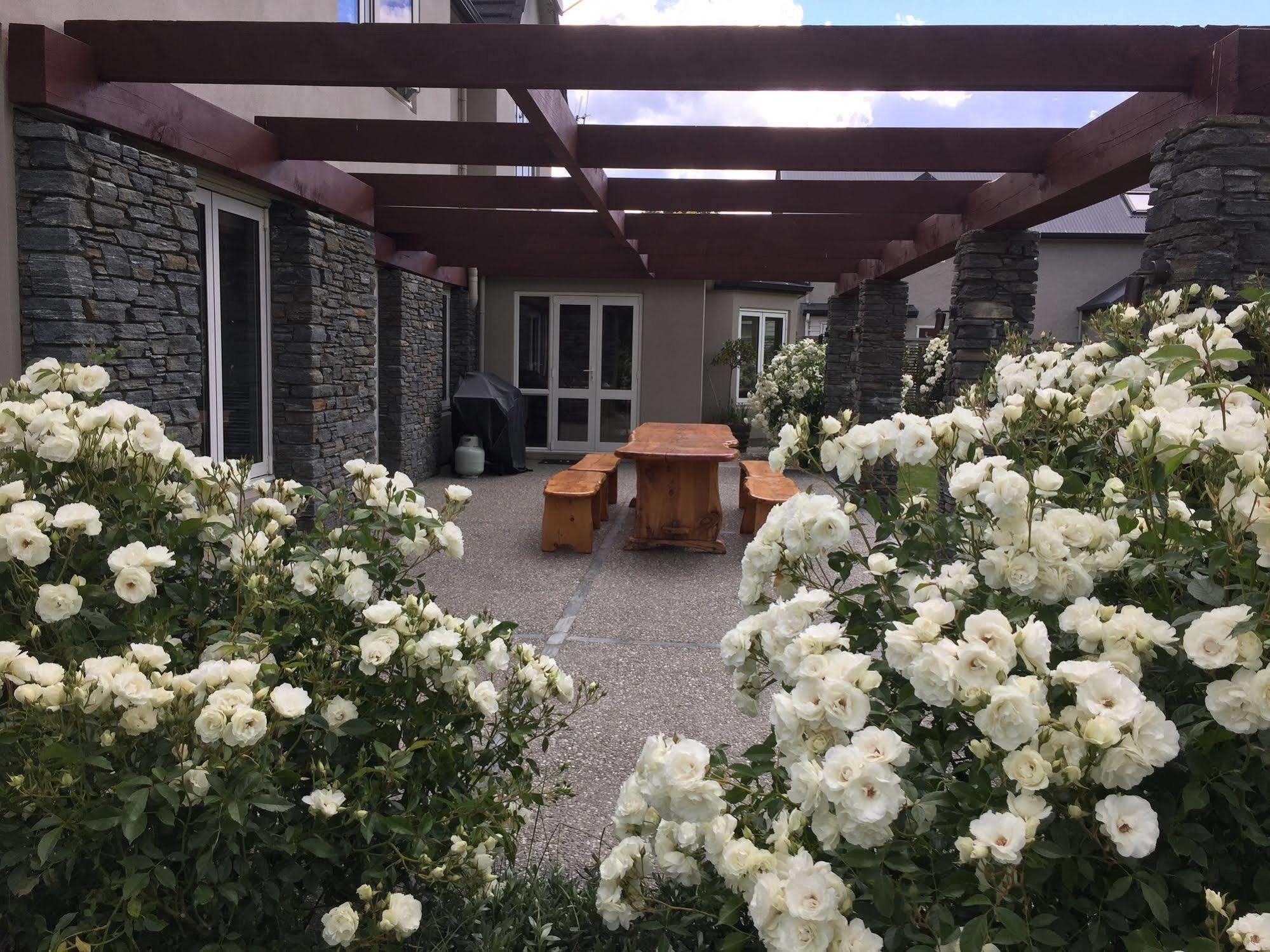Queenstown Country Lodge Lake Hayes ภายนอก รูปภาพ