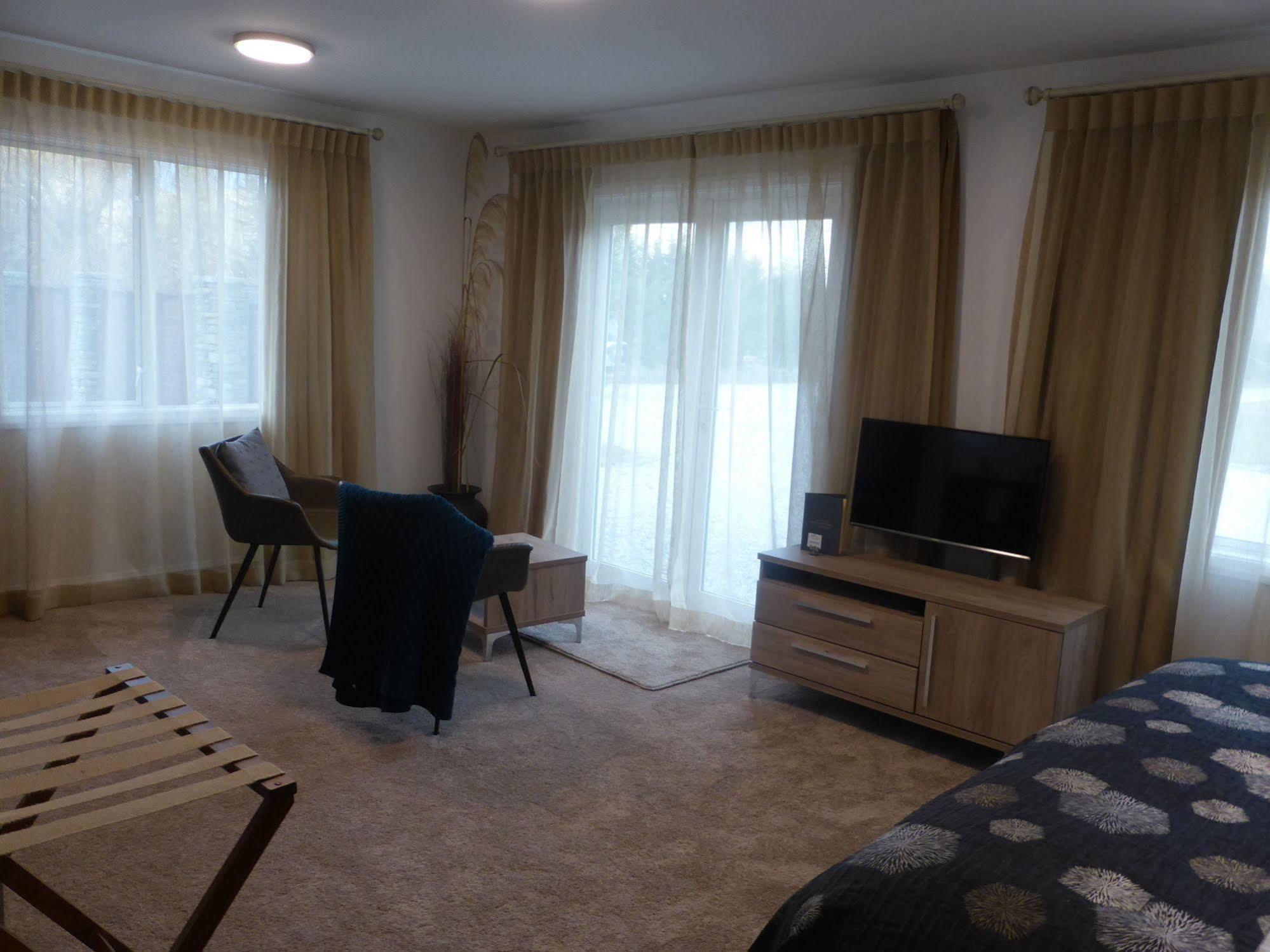 Queenstown Country Lodge Lake Hayes ภายนอก รูปภาพ